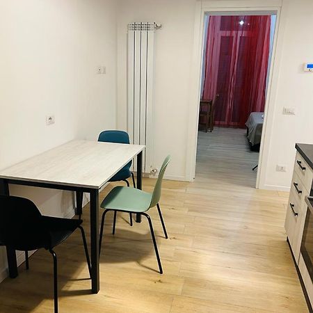 Easy Room Italy Rogoredo Milánó Kültér fotó